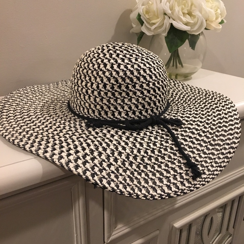 Floppy hat
